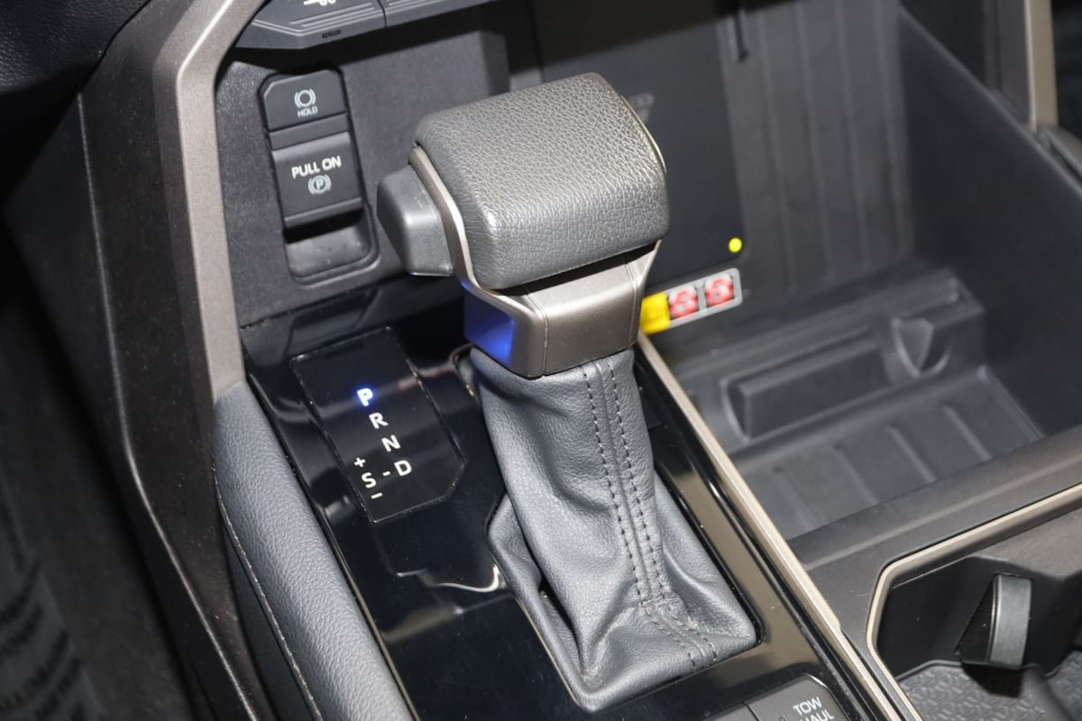 Used 2025 Toyota Tundra Limited AWD/4WD image 7