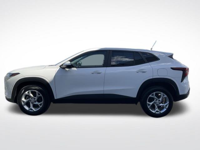 Used 2024 Chevrolet Trax LS w/ LS Convenience Package FWD image 24