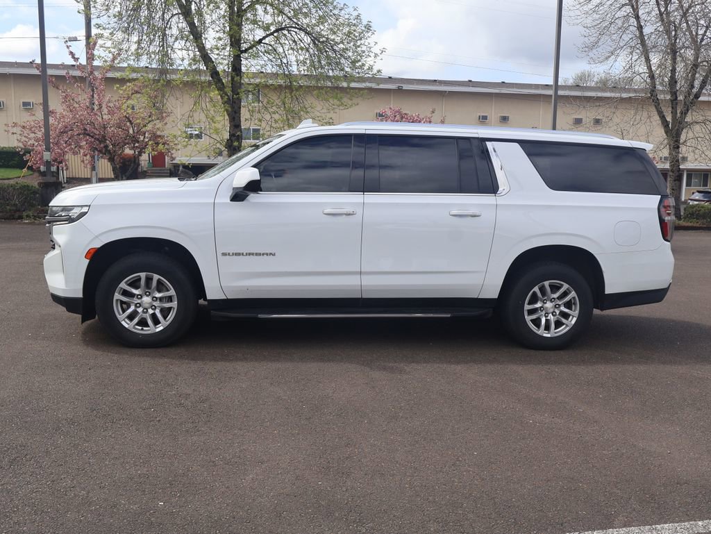 Used 2021 Chevrolet Suburban LT AWD/4WD image 3