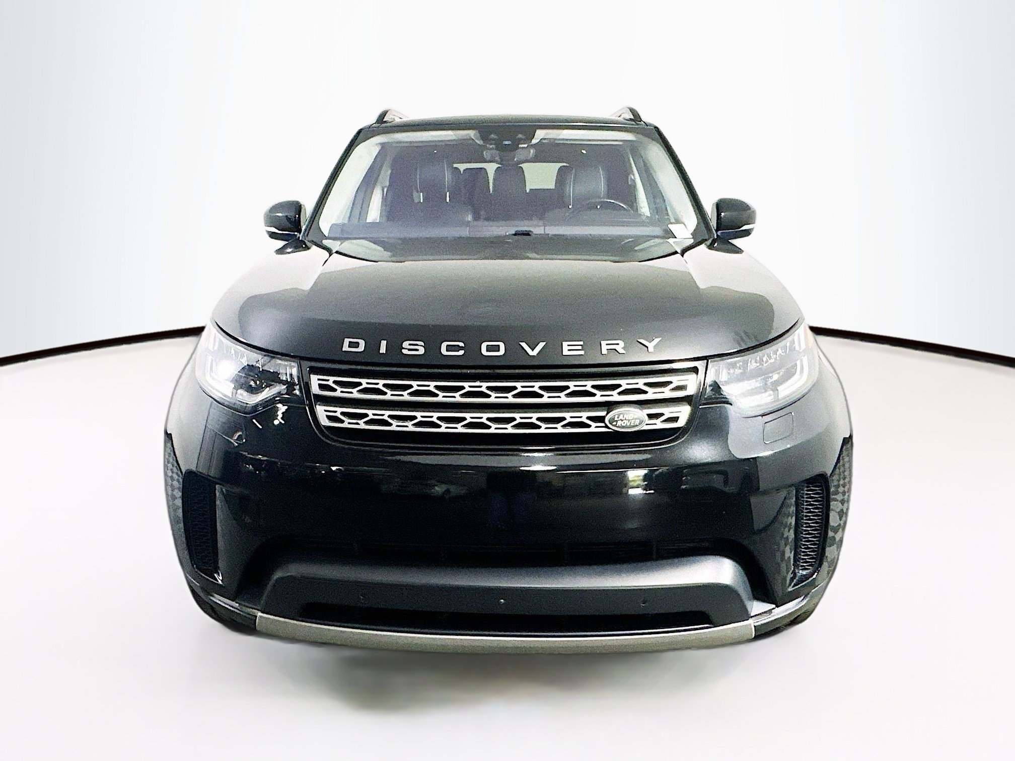 Used 2017 Land Rover Discovery HSE AWD/4WD image 2