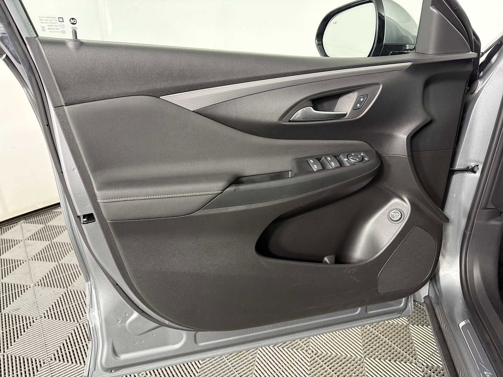 Certified 2024 Buick Envista Avenir image 8