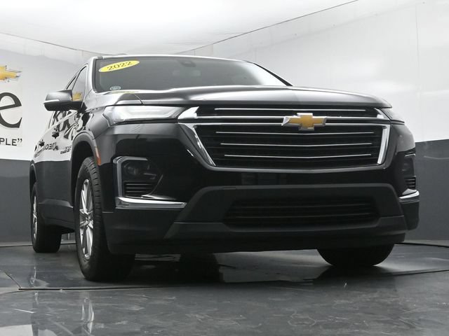 Used 2022 Chevrolet Traverse LT FWD image 3