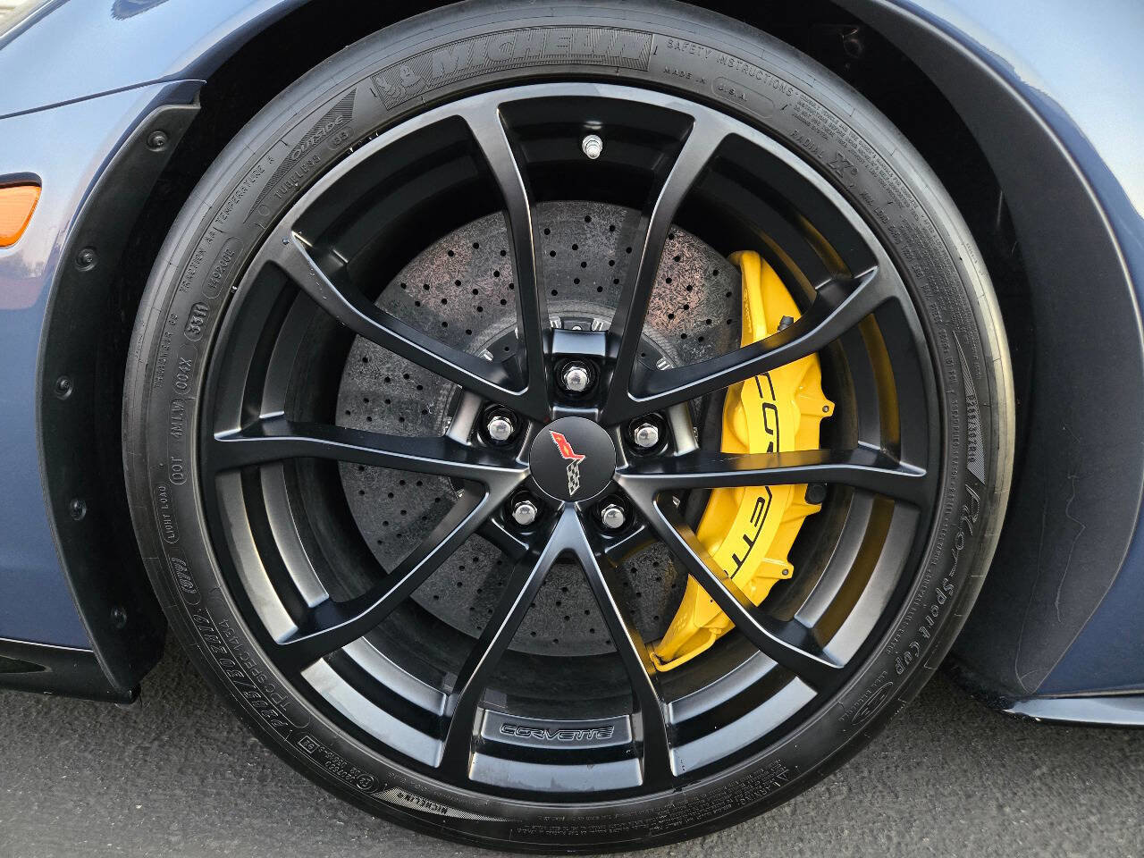 Used 2012 Chevrolet Corvette Z06 w/ 3LZ Preferred Equipment Group RWD image 10