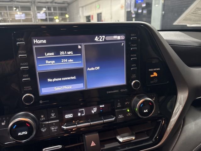 Used 2021 Toyota Highlander XLE image 20