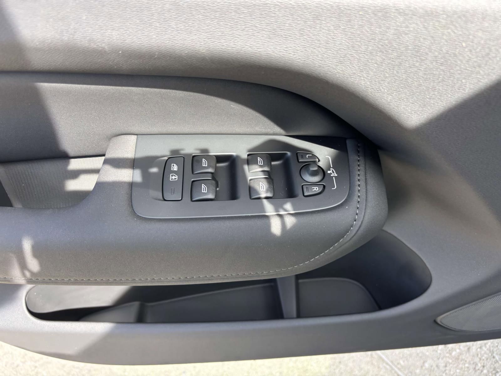 New 2026 Volvo XC60 B5 Plus w/ Protection Package Premier image 13