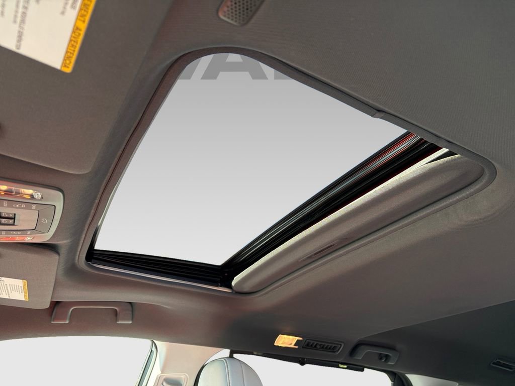 Used 2023 Toyota Sienna XSE image 7