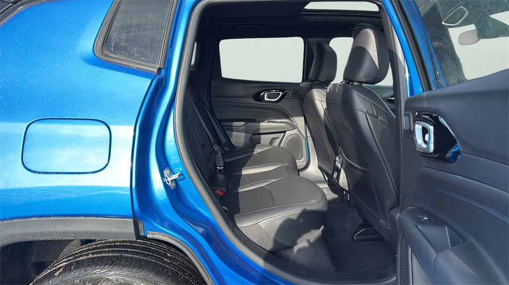 New 2026 Jeep Compass Limited image 12