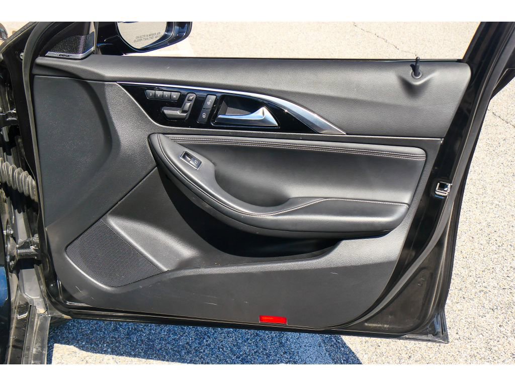 Used 2018 INFINITI QX30 Premium w/ Navigation Package image 16