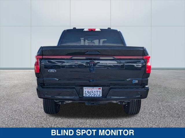 Used 2022 Ford F150 Lightning Lariat image 4