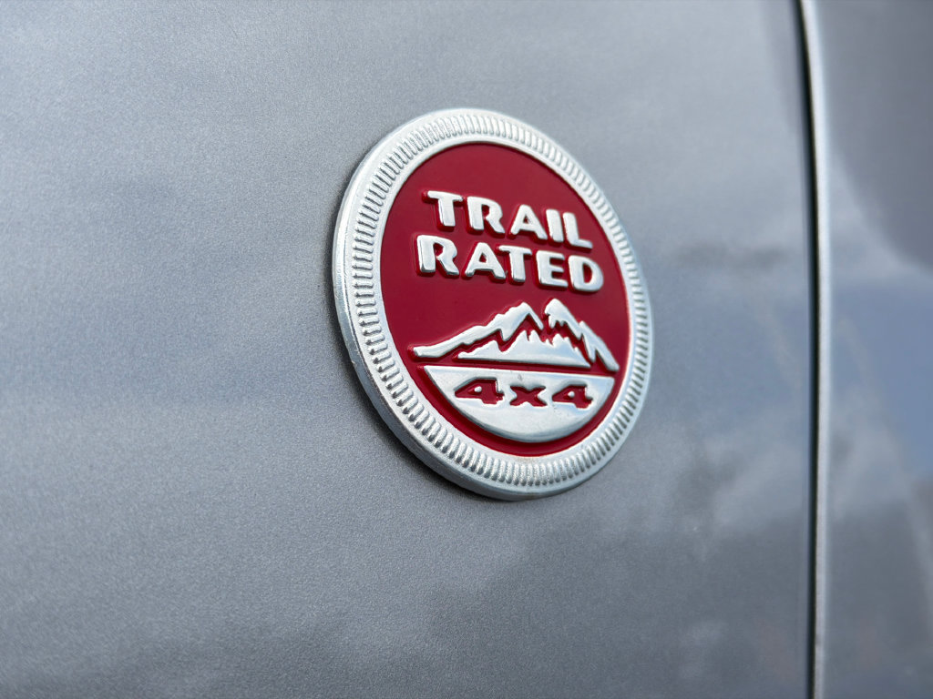 Used 2018 Jeep Grand Cherokee Trailhawk AWD/4WD image 13