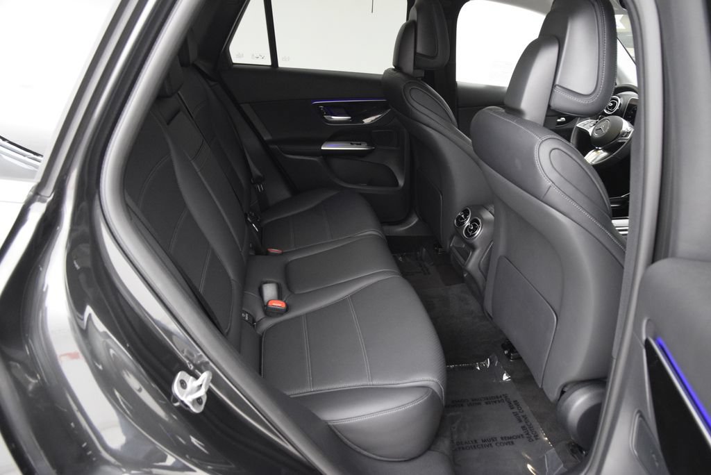 Used 2025 Mercedes-Benz GLC 350e 4MATIC image 17