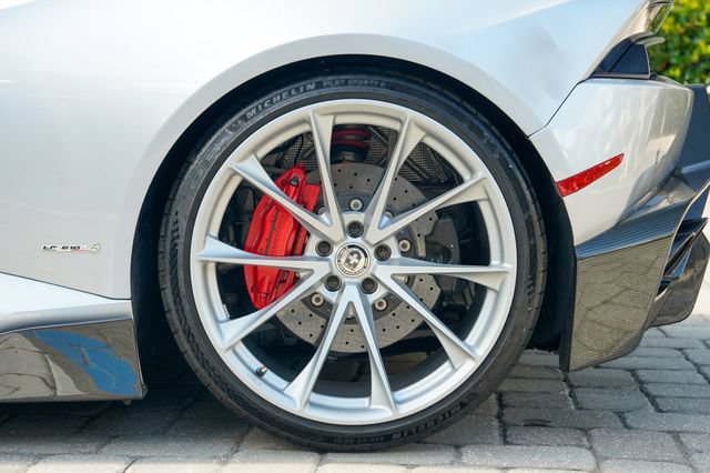Used 2015 Lamborghini Huracan LP 610-4 AWD/4WD image 17
