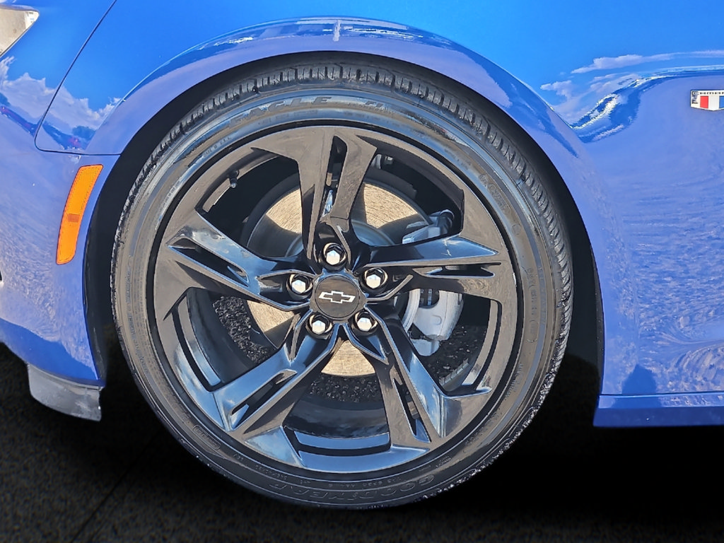 Used 2024 Chevrolet Camaro LT w/ RS Package RWD image 8