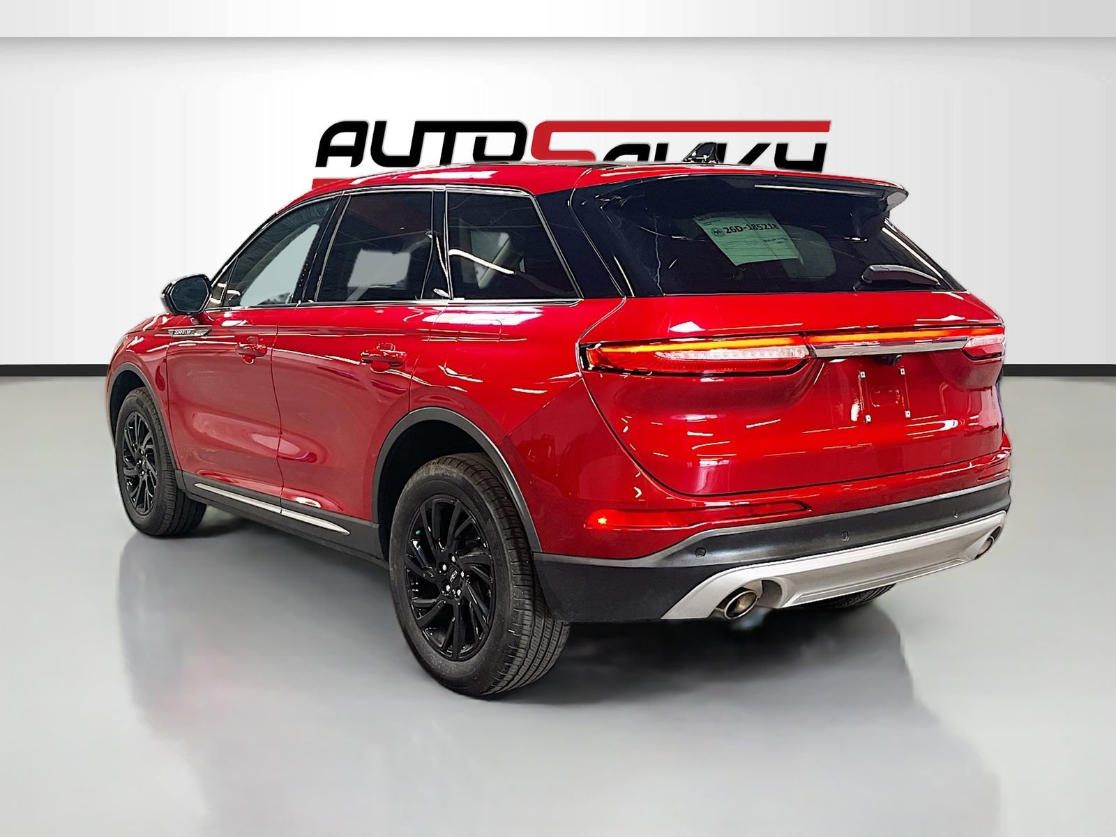 Used 2024 Lincoln Corsair AWD w/ Equipment Group 101A image 5