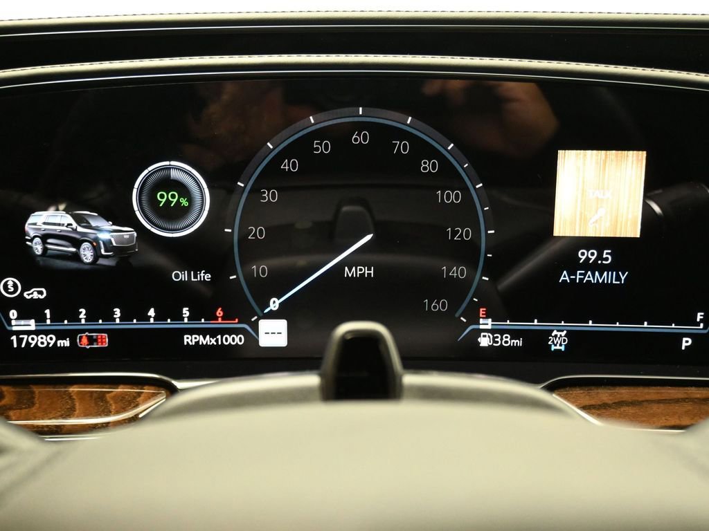 Used 2021 Cadillac Escalade ESV Premium Luxury Platinum image 22