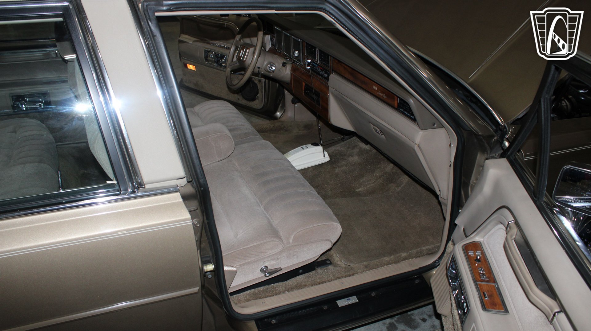 Used 1989 Lincoln Town Car RWD image 7