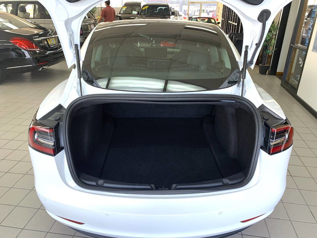Used 2019 Tesla Model 3 Long Range image 8