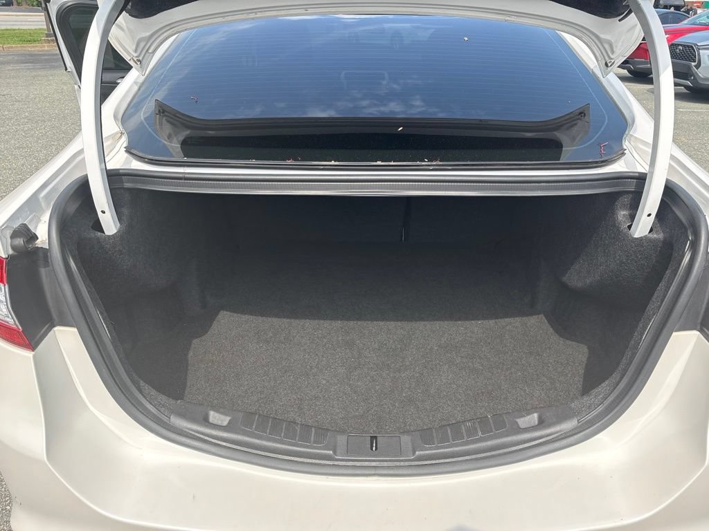 Used 2016 Ford Fusion SE FWD image 27