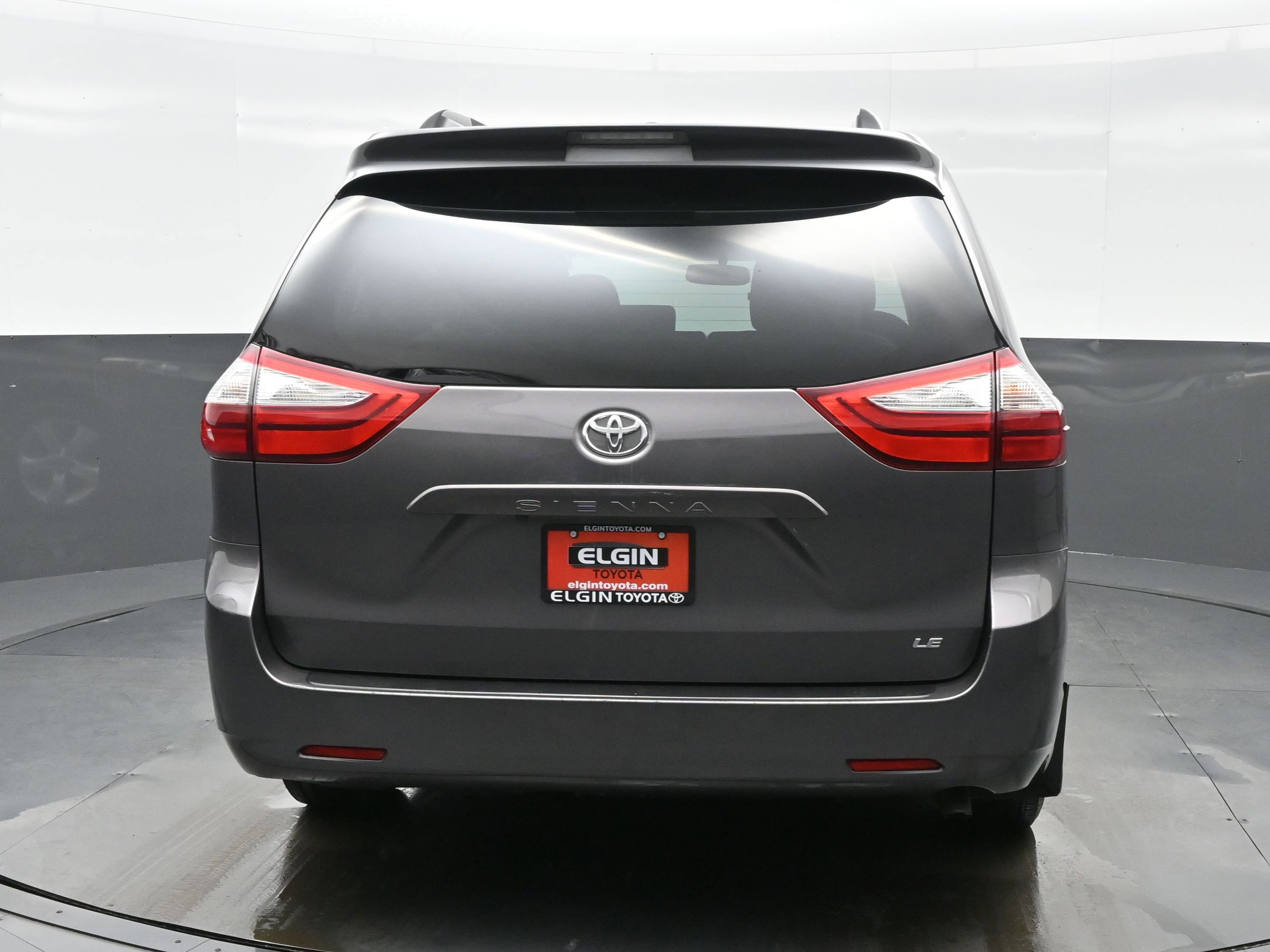 Used 2015 Toyota Sienna LE image 5