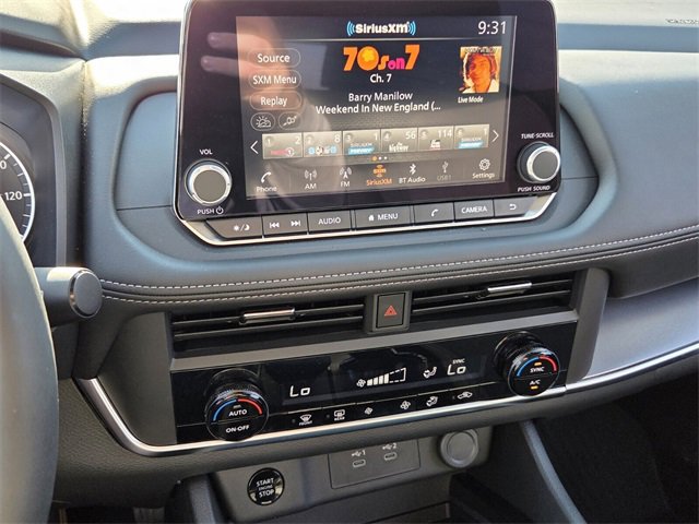 Certified 2025 Nissan Rogue SV image 15