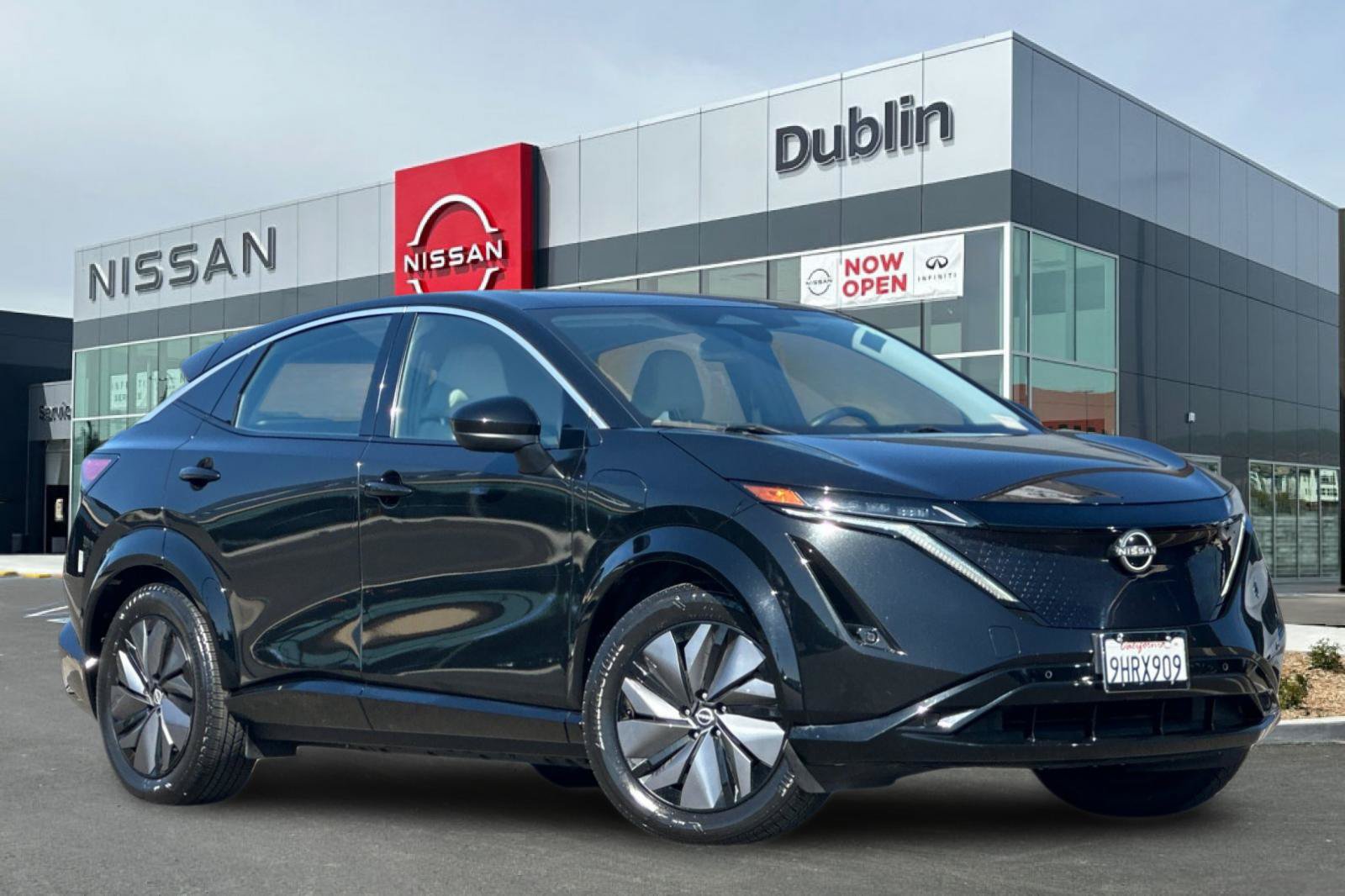 Certified 2023 Nissan Ariya FWD image 2