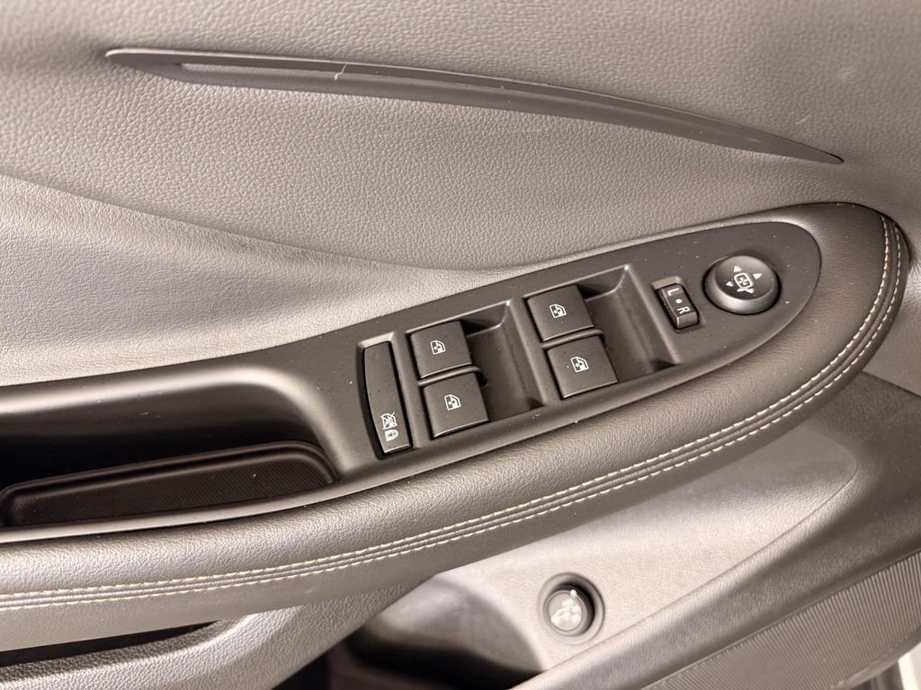Used 2017 Buick Envision Essence FWD image 24