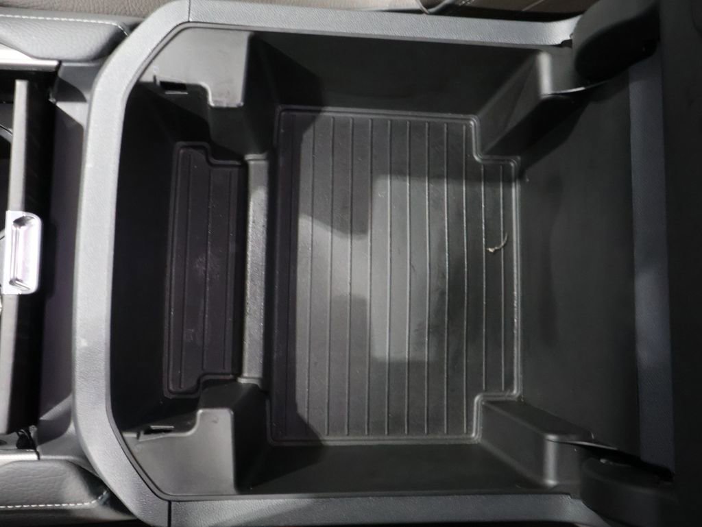 Used 2022 GMC Yukon XL Denali image 36