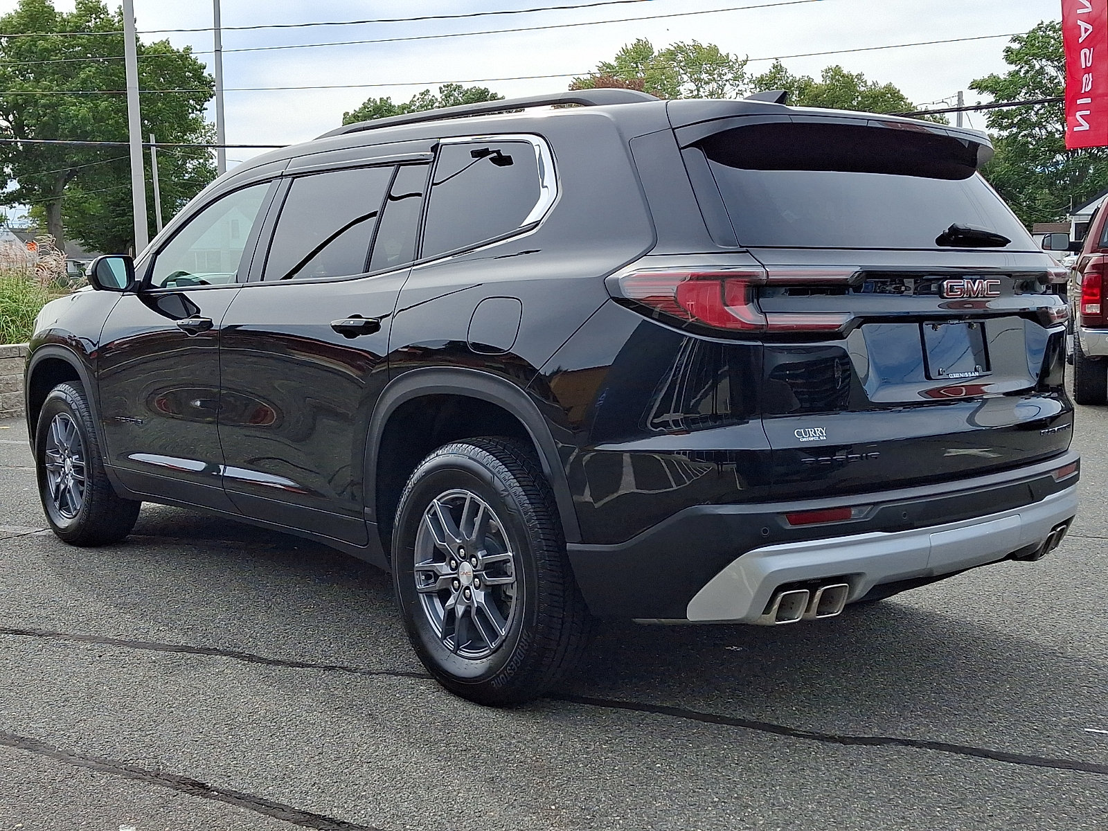 Used 2025 GMC Acadia Elevation AWD/4WD image 4
