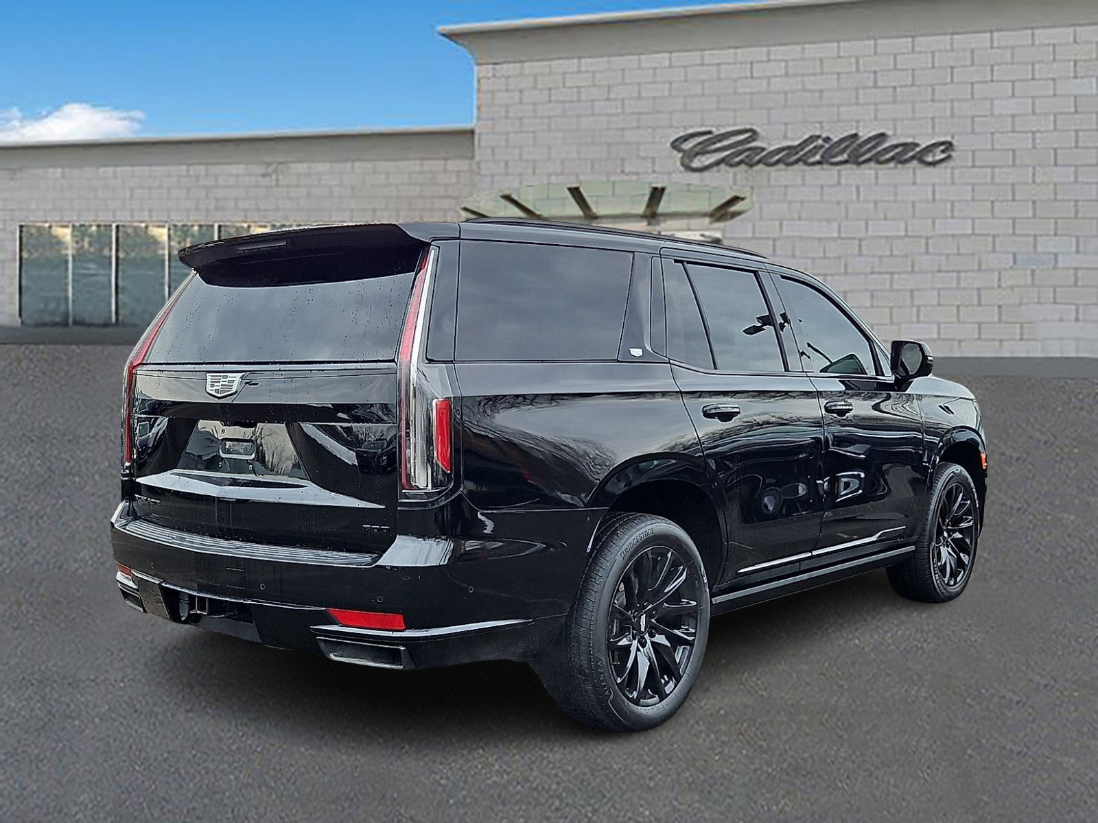 Used 2023 Cadillac Escalade Sport Platinum w/ LPO, ONYX Package image 4
