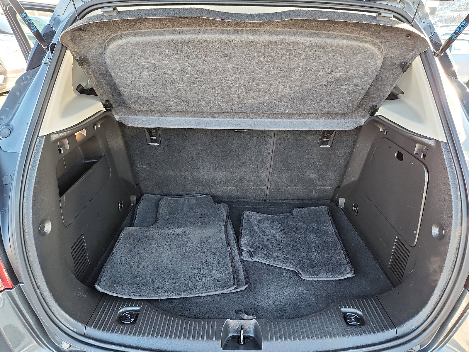 Used 2018 Buick Encore Preferred image 28