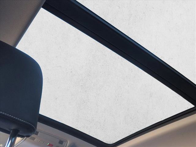 Used 2024 Volkswagen Tiguan SE image 14