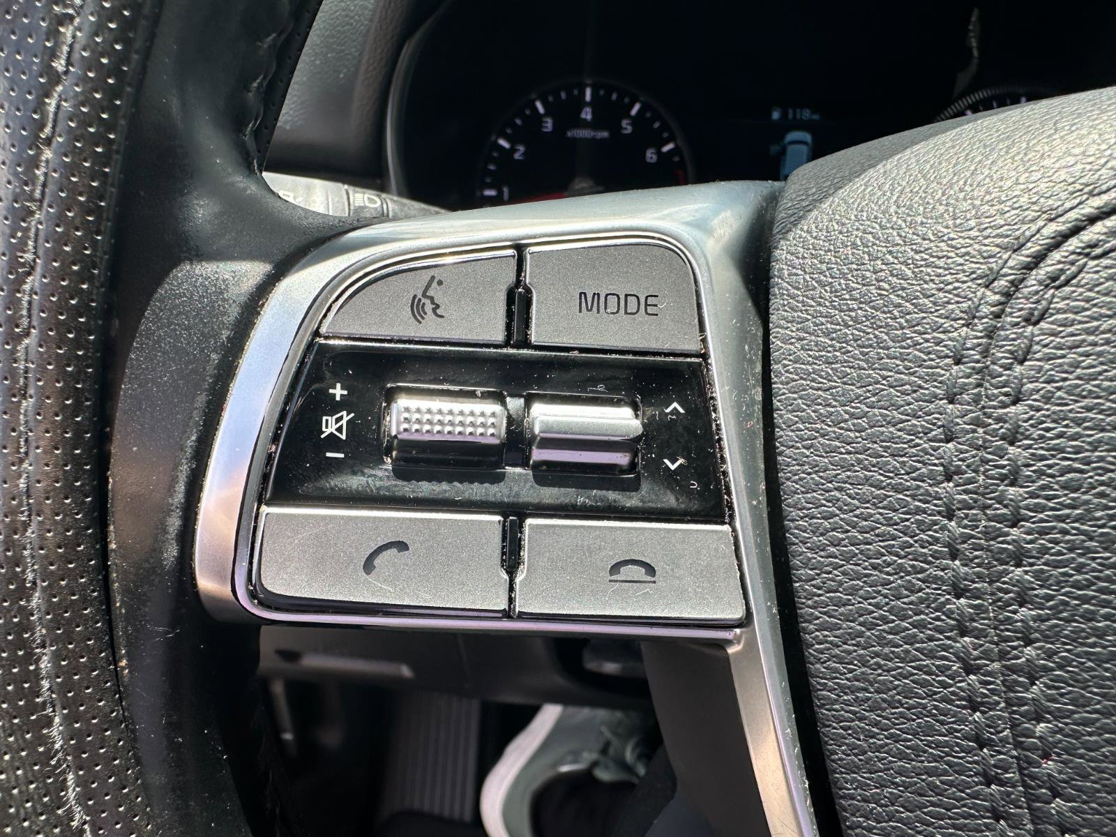 Used 2022 Kia Telluride EX w/ EX Premium Package image 19