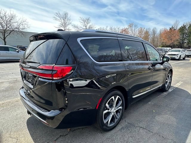 New 2026 Chrysler Pacifica Pinnacle w/ Trailer Tow Group FWD image 6
