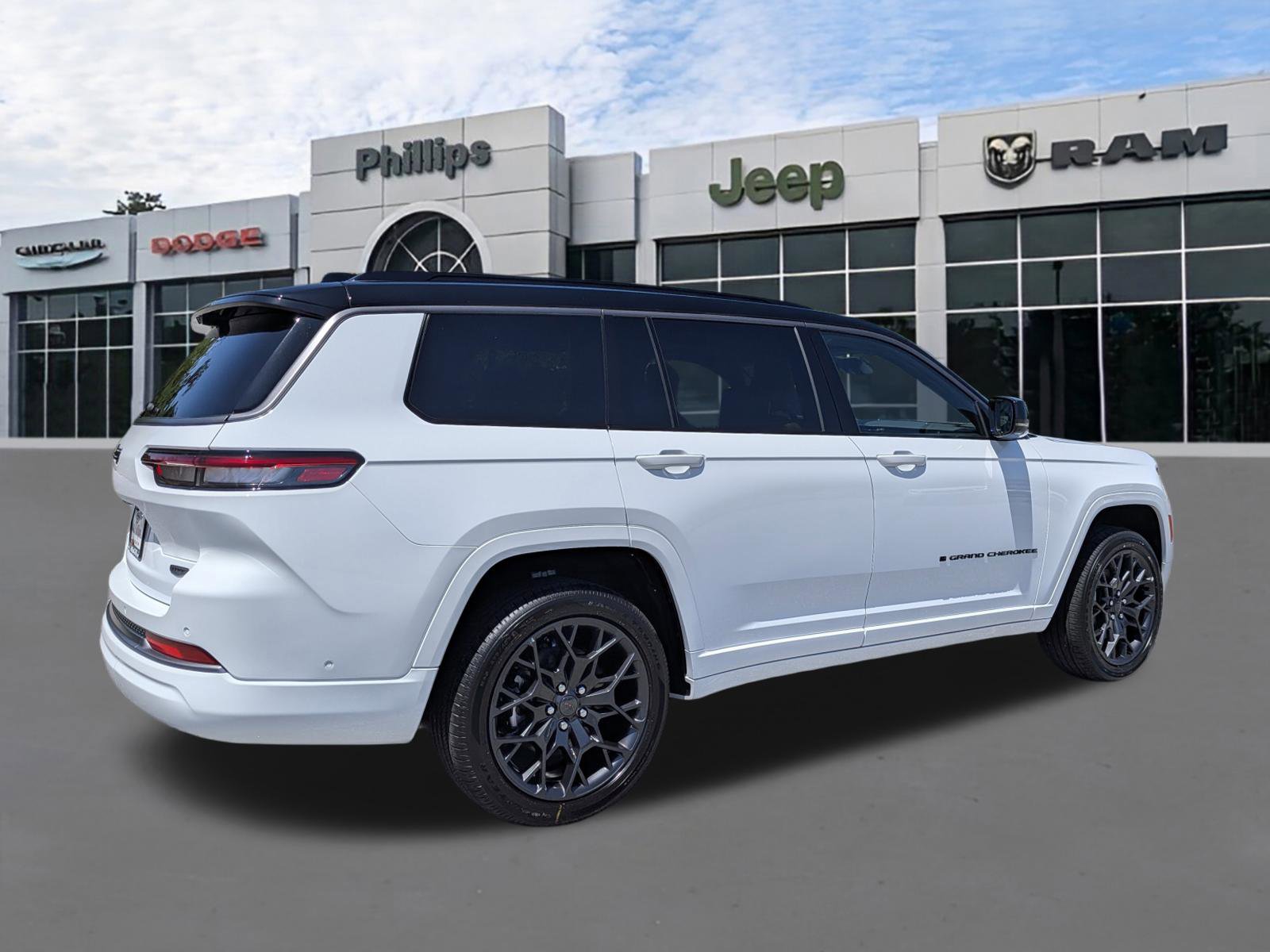 New 2026 Jeep Grand Cherokee L Summit AWD/4WD image 3