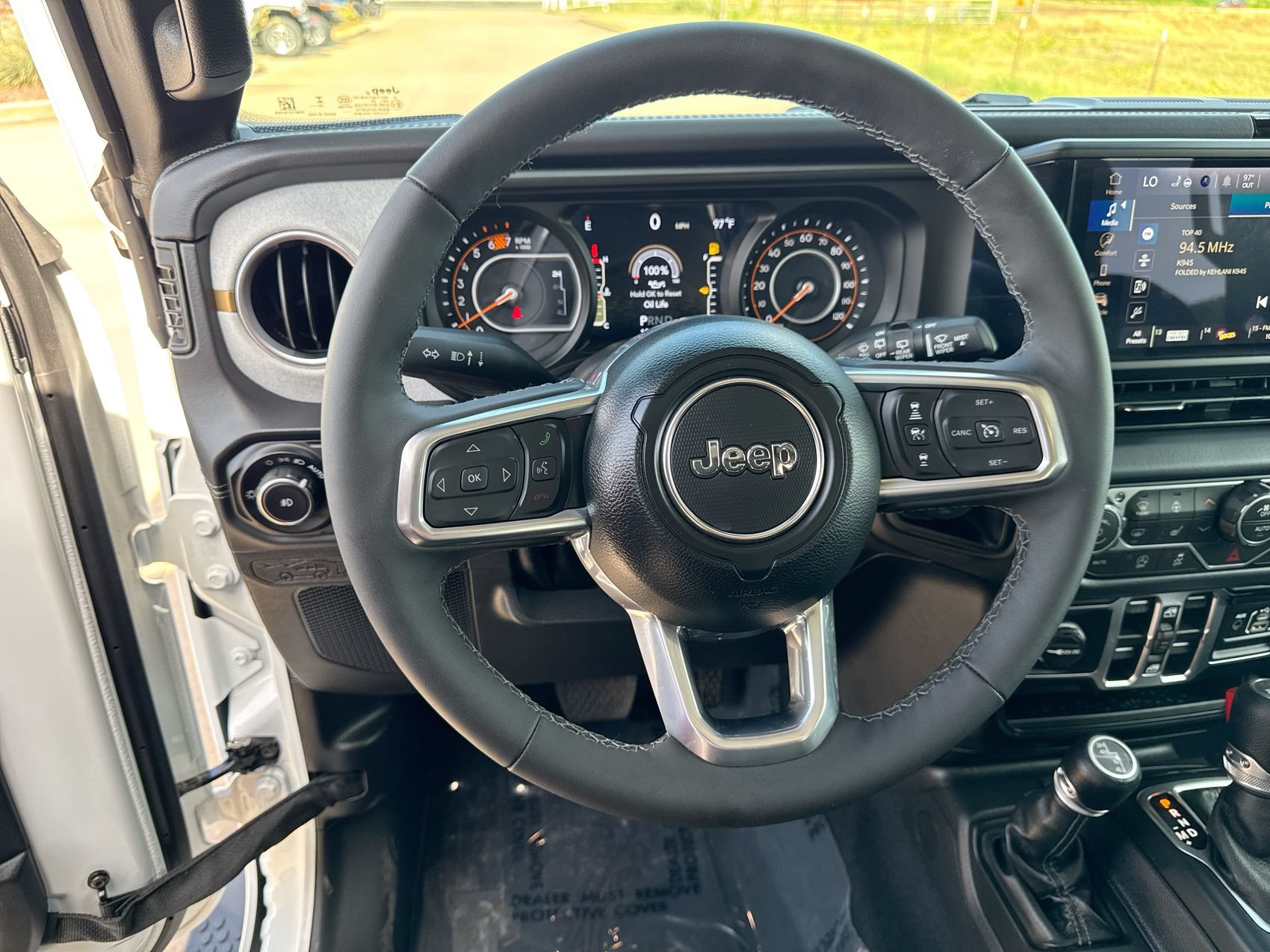 Used 2026 Jeep Wrangler Unlimited Sahara AWD/4WD image 14