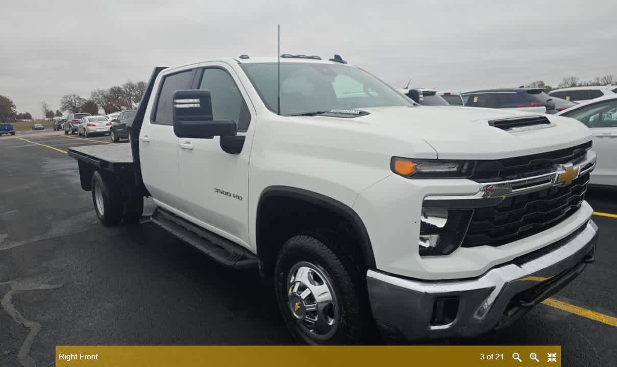 Used 2024 Chevrolet Silverado 3500 LT w/ Convenience Package AWD/4WD image 8