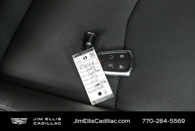 Used 2025 Cadillac XT5 Premium Luxury FWD image 40