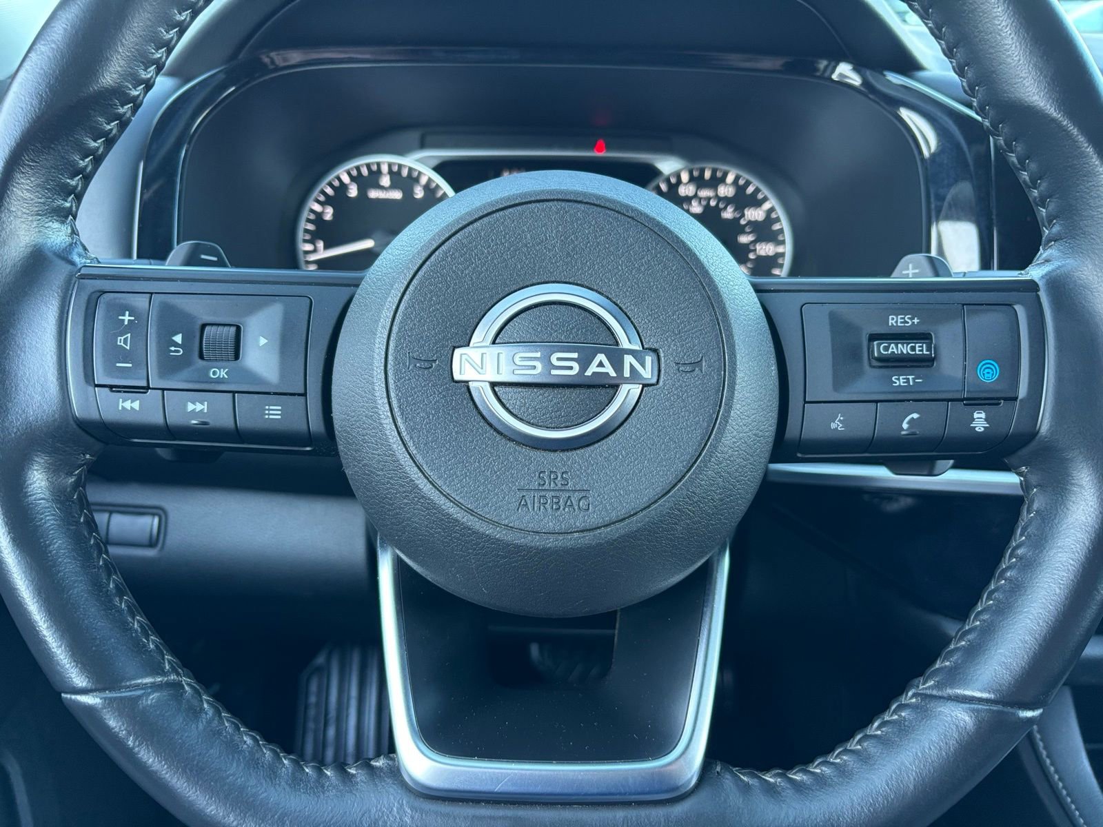 Used 2024 Nissan Pathfinder SV image 25