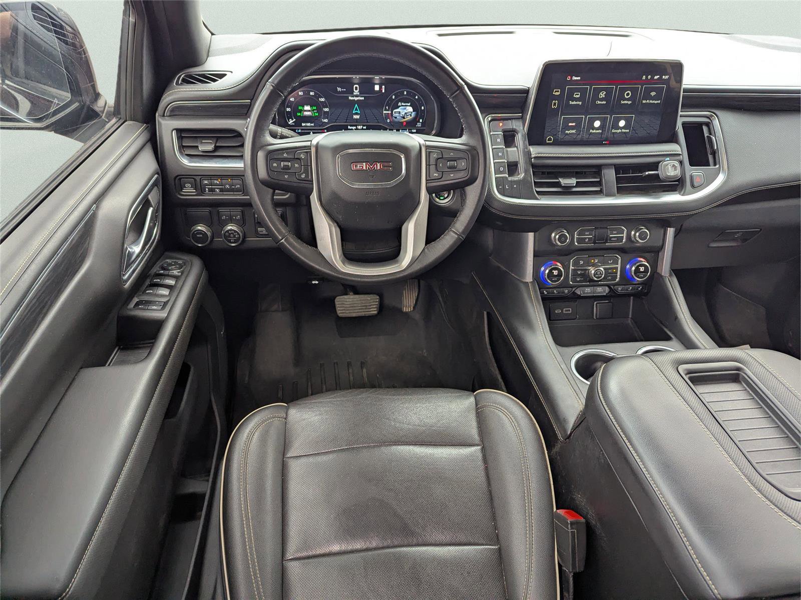 Used 2022 GMC Yukon XL SLT w/ SLT Luxury Package image 15