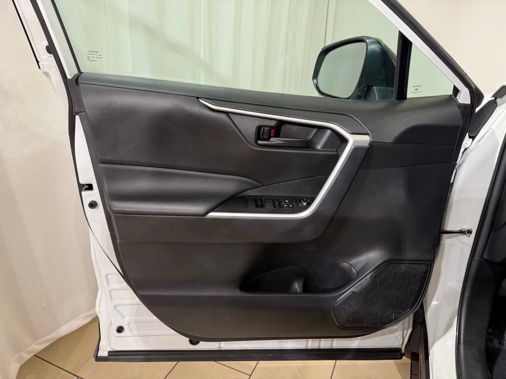 Certified 2024 Toyota RAV4 LE AWD/4WD image 15