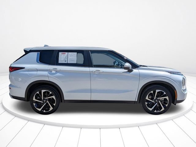 Used 2024 Mitsubishi Outlander SE FWD image 3