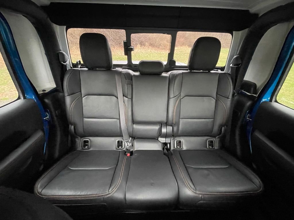 Used 2022 Jeep Gladiator Mojave w/ Cold Weather Group image 17