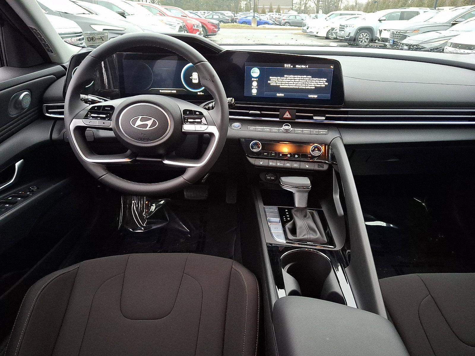 Used 2025 Hyundai Elantra SEL image 15