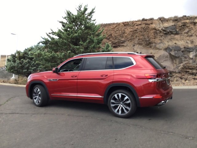 Used 2021 Volkswagen Atlas SEL Premium image 13