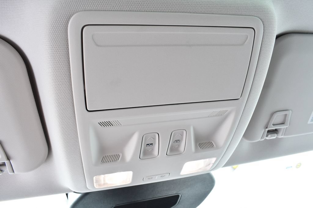 New 2025 Ford Escape SE w/ PHEV Premium Package FWD image 34
