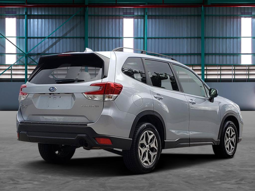 Used 2019 Subaru Forester Premium AWD/4WD image 5