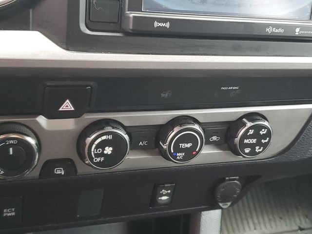 Used 2019 Toyota Tacoma SR5 w/ SR5 Appearance Package (SM) AWD/4WD image 17