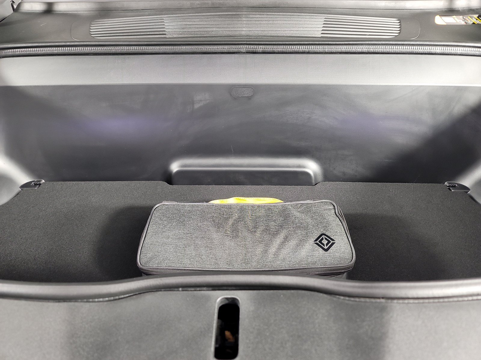 Used 2024 Rivian R1S Adventure AWD/4WD image 14
