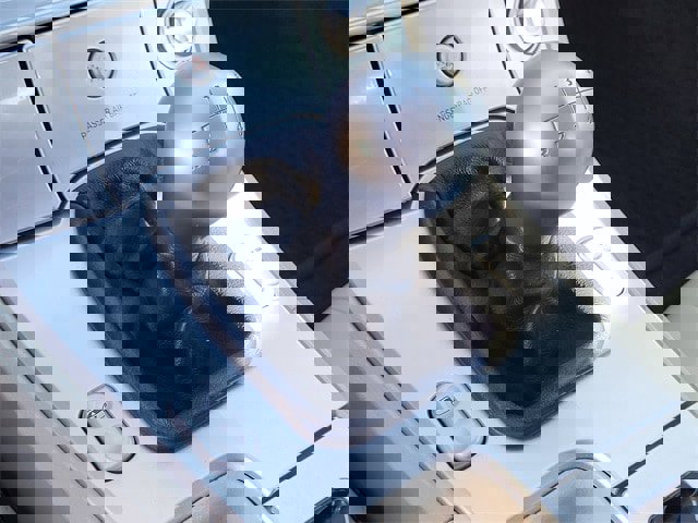 Used 2005 Chrysler Crossfire Limited image 17