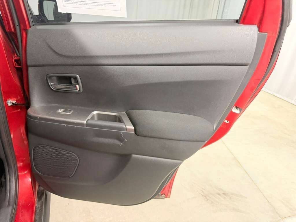 Used 2019 Mitsubishi Outlander Sport ES AWD/4WD image 36